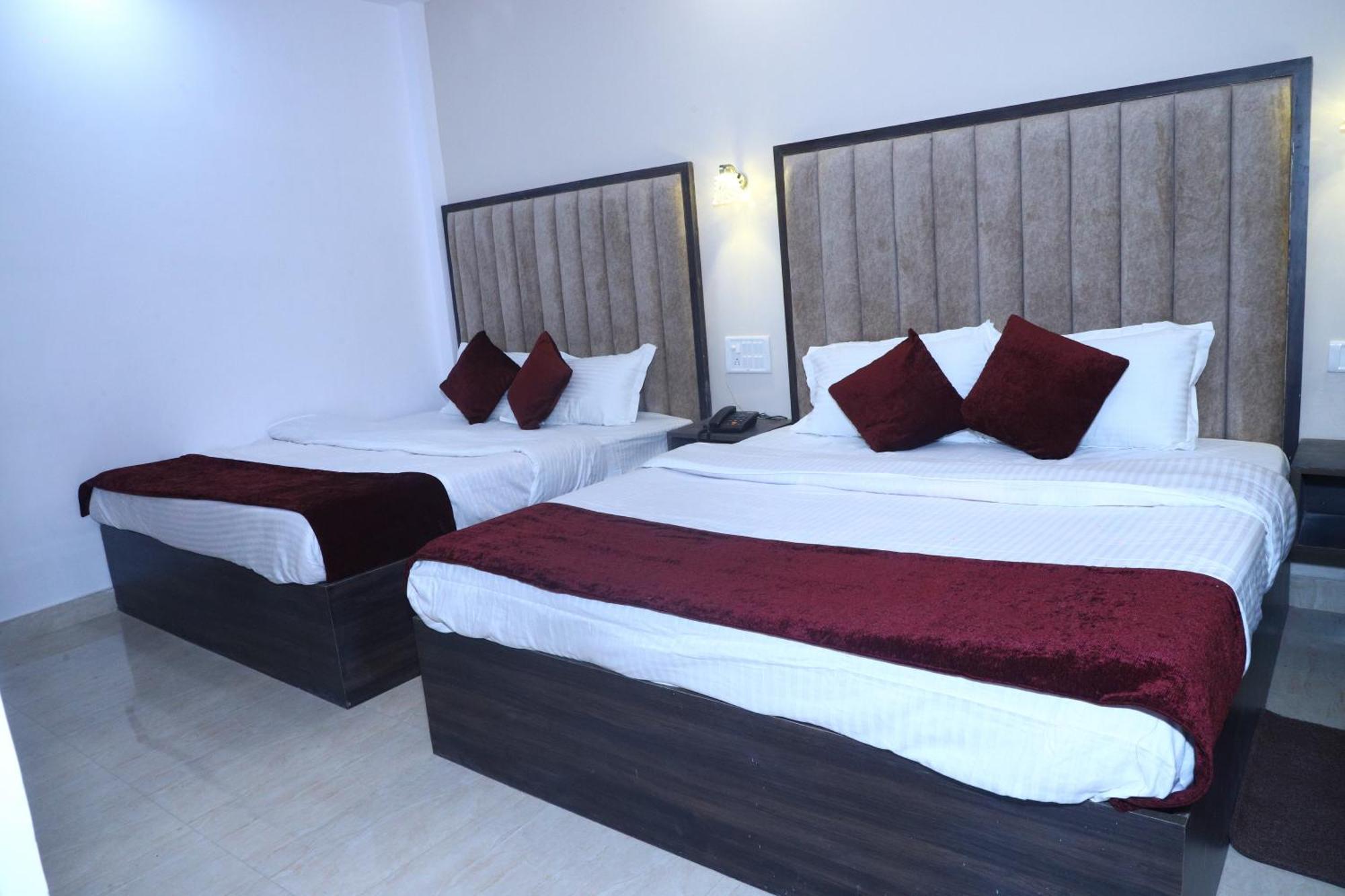 Hotel The Divine Oak Katra  Exterior foto